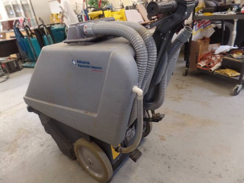 WALK BEHIND CARPET EXTRACTOR