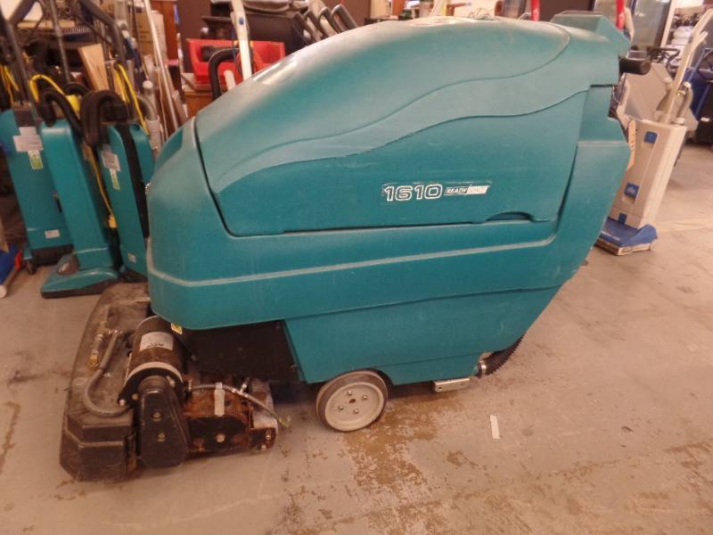 WALK BEHIND CARPET EXTRACTOR