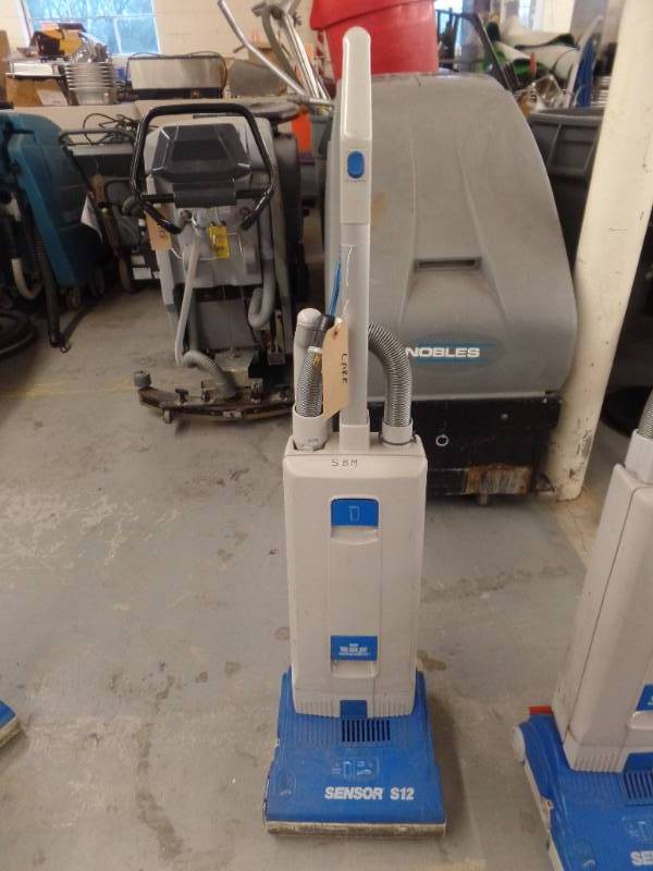 UPRIGHT COMMERCIAL VACUUM