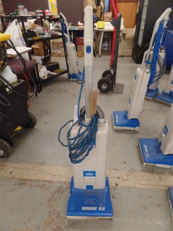 UPRIGHT COMMERCIAL VCUUM
