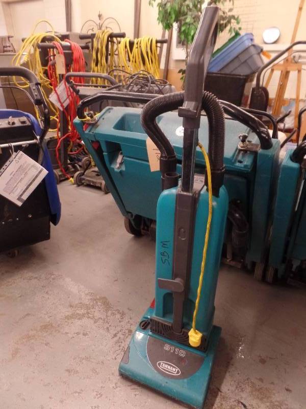 UPRIGHT COMMERCIAL VACUUM