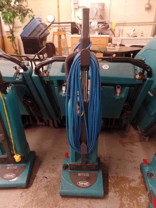UPRIGHT COMMERCIAL VACUUM