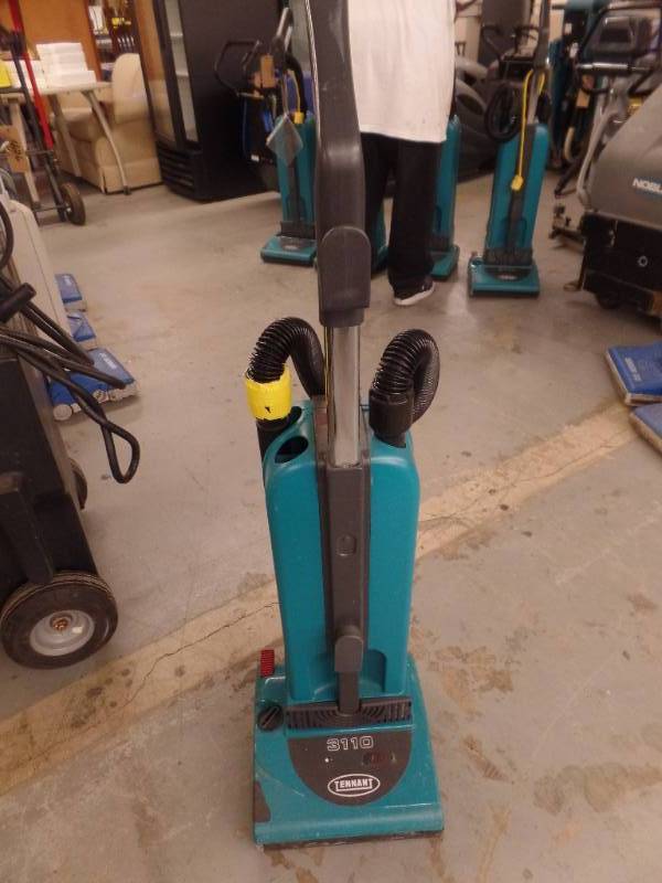 UPRIGHT COMMERCIAL VACUUM