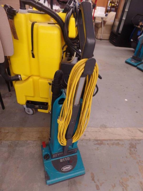 UPRIGHT COMMERCIAL VACUUM