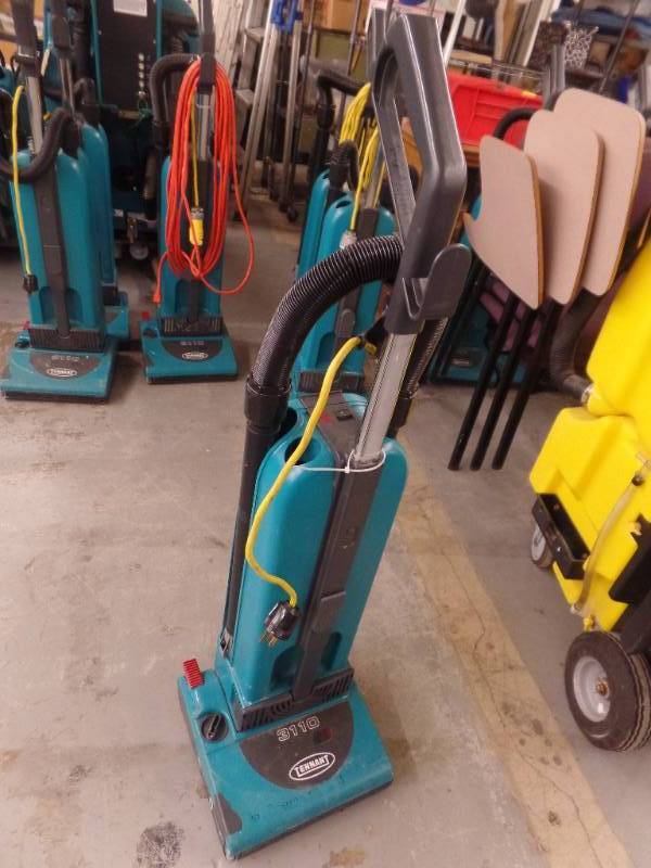 UPRIGHT COMMERCIAL VACUUM