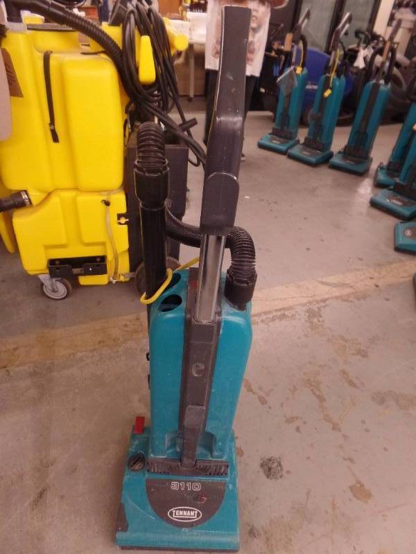 UPRIGHT COMMERCIAL VACUUM