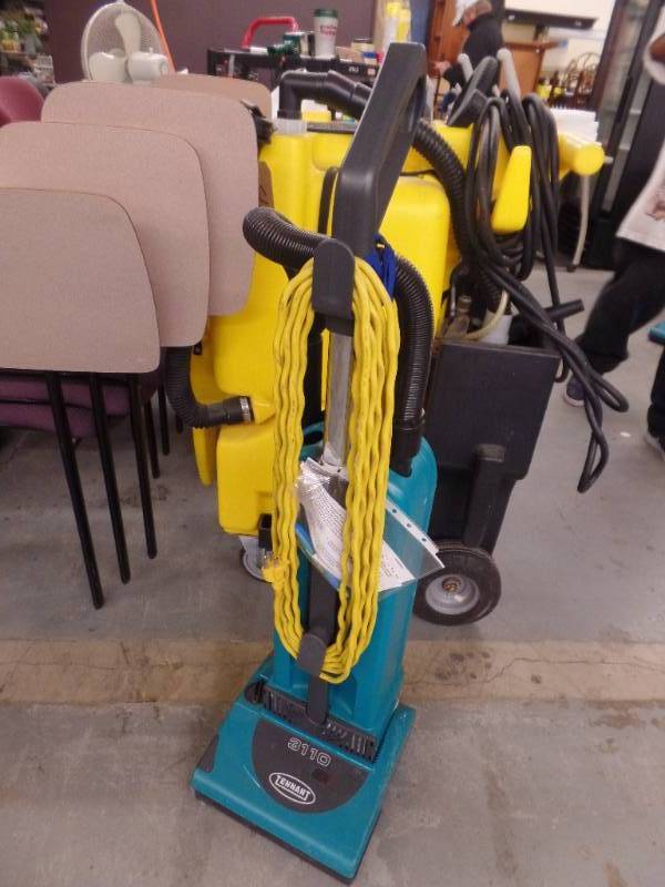 UPRIGHT COMMERCIAL VACUUM
