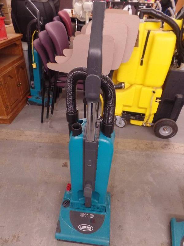 UPRIGHT COMMERCIAL VACUUM