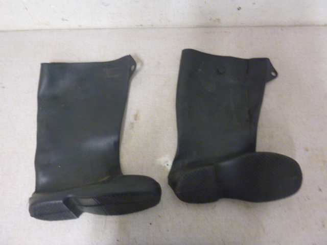 lot 29 image: Rubber Boots
