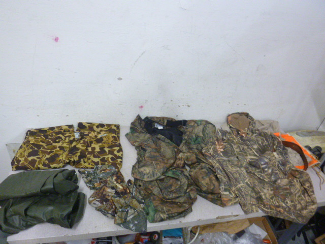 lot 34 image: Miscellaneous Hunting Clothing