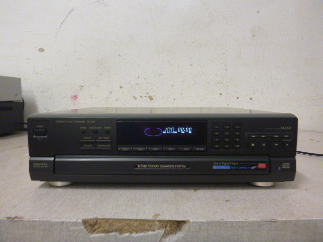 lot 35 image: Technics 5 Disk CD Changer