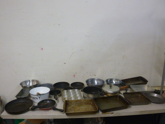 lot 71 image: Miscellaneous Pots and Pans