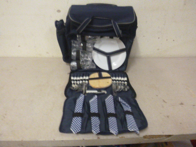 lot 79 image: Picnic Cooler Set