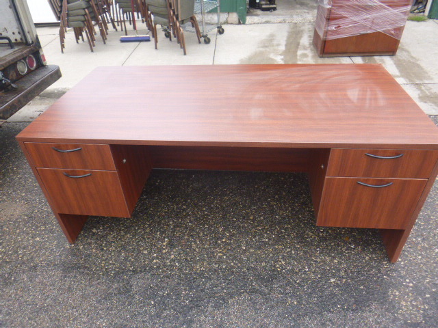 lot 84 image: Cherry Wood Office Desk