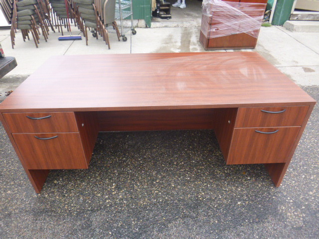 lot 88 image: Cherry Wood Office Desk