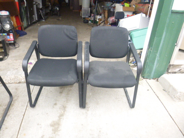 lot 95 image: 2 Office Chairs