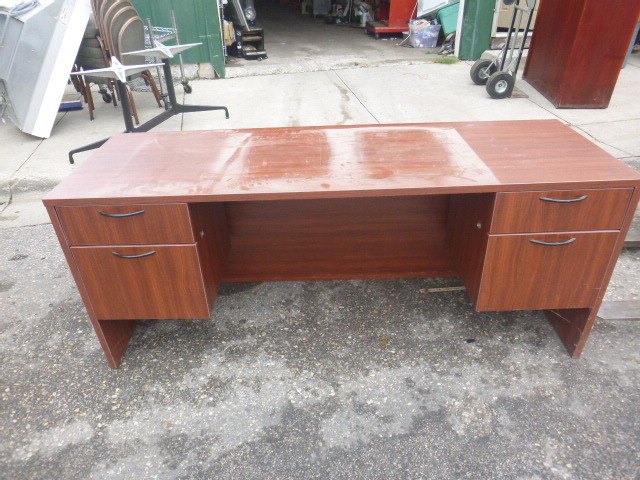 lot 89 image: Cherry Wood Office Desk