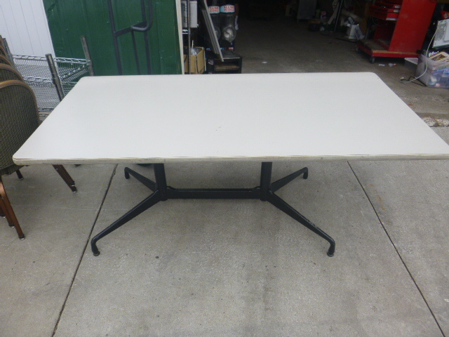 lot 97 image: Conference Room Table