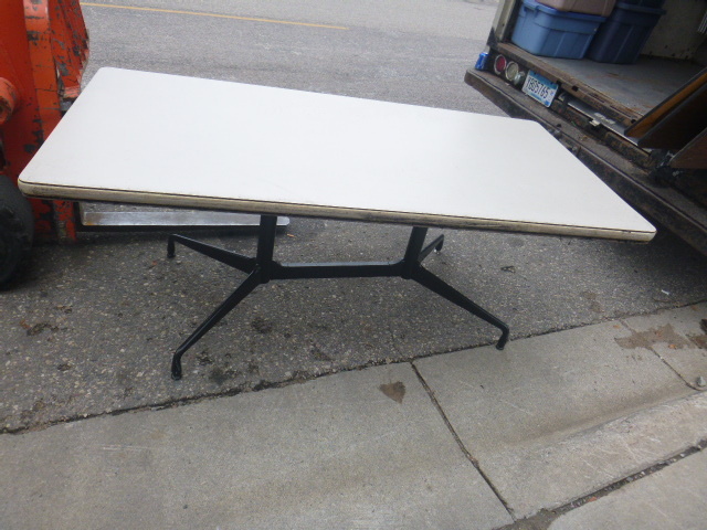 lot 98 image: Conference Room Table