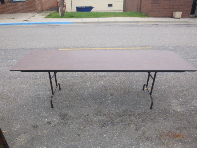 lot 99 image: Folding Table