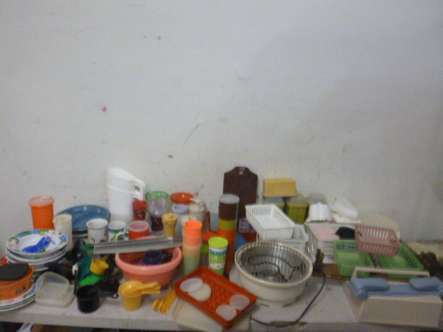 lot 123 image: Miscellaneous Kitchen Items