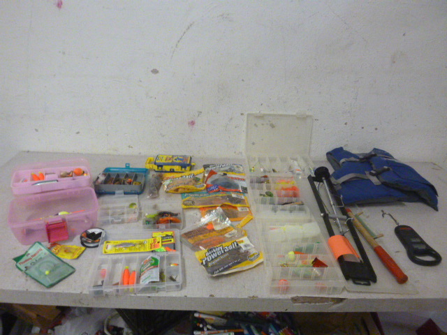 lot 127 image: Miscellaneous Fishing Items