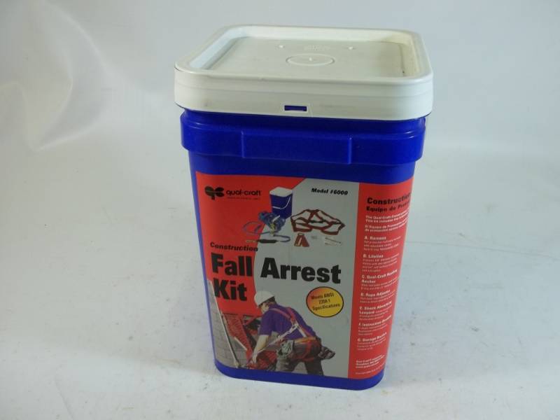 lot 19 image: Qual-Craft Guardian Fall Arrest Kit   Model # 6000