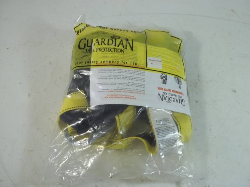 lot 28 image: Qual-Craft Guardian Fall Protection  Full Body Harness # 11161