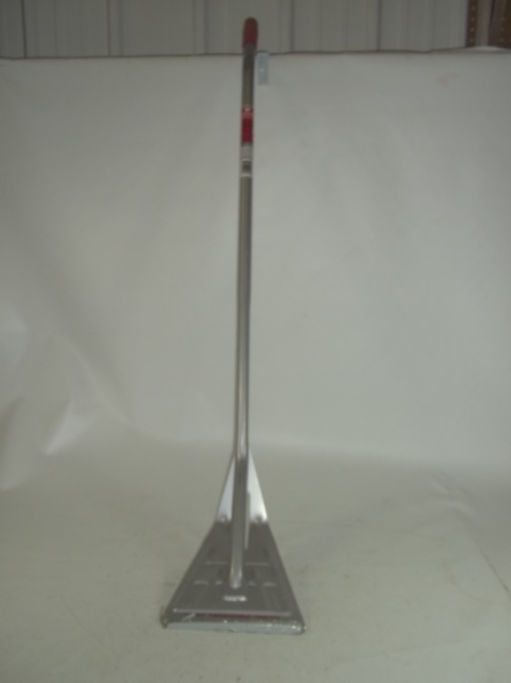 lot 70 image: Qual-Craft Guardian Shingle Remover 54 # 2560 Retail $77.00