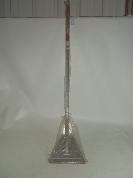 lot 71 image: Qual-Craft Guardian Shingle Remover 54 # 2560 Retail $77.00