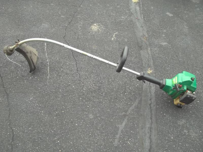 lot 81 image: Weed Eater String Trimmer