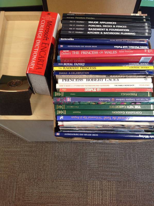 lot 19 image: Lot of 36 books Gardening, housework, princess Diana