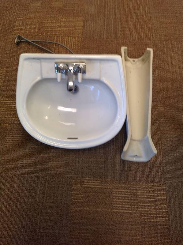 lot 20 image: Bathroom SInk