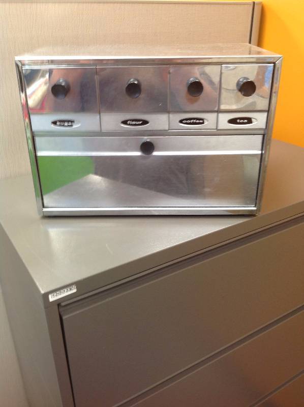 lot 31 image: Stainless Steel Bread Box