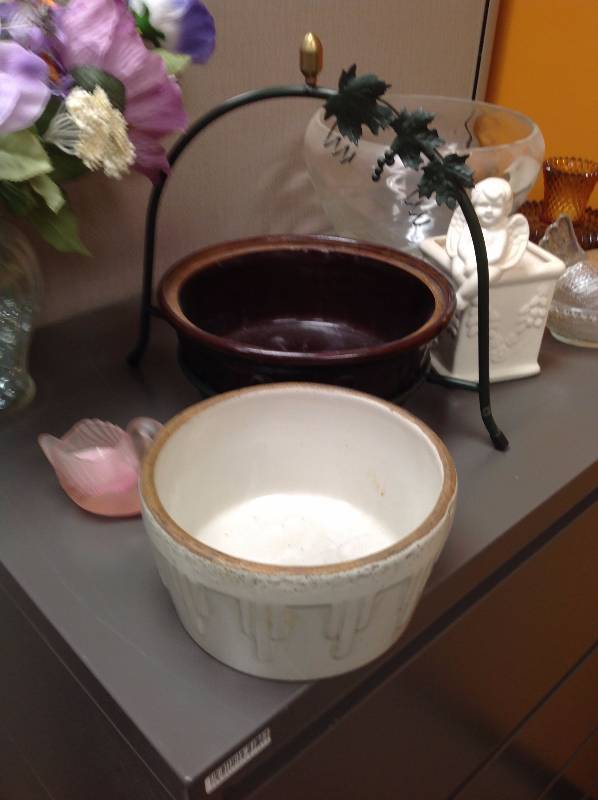 lot 35 image: Vase, Two Bowls, Chicken Dish, Glass Bowl, Colored Glass