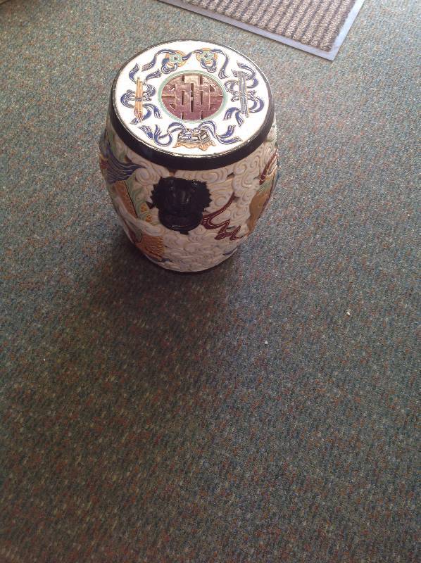 lot 45 image: Oriental Dragon pottery, Made in the Philippines