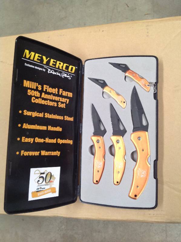 lot 49 image: Mills Fleet Farm 50th Anniversary Knife set.