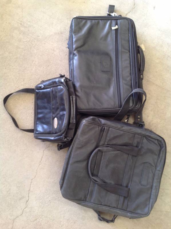 lot 91 image: Three Leather LaptopBags