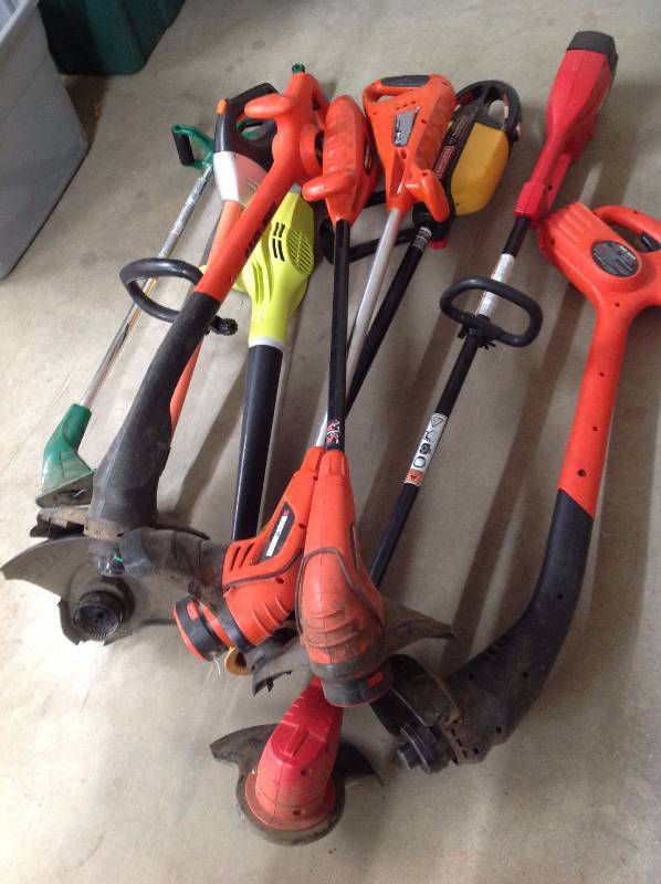 lot 56 image: Lot Of Trimmers