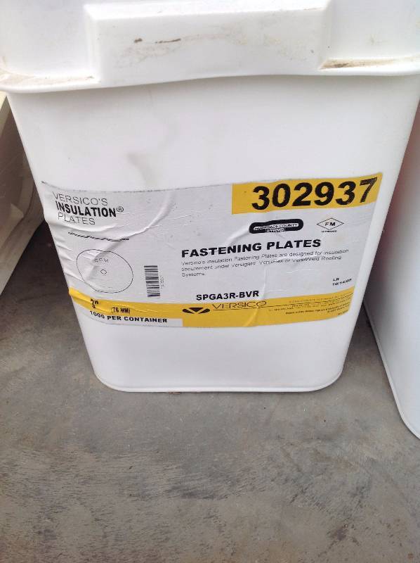 lot 31 image: Fastening Plates, 4 Tubs New