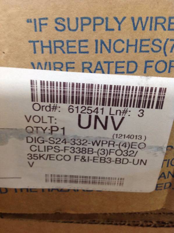 lot 79 image: Fluorescent Light New In Box