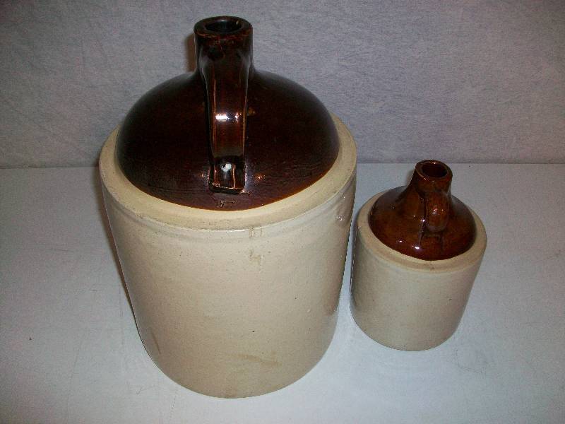 lot 4 image: Buckeye Jug