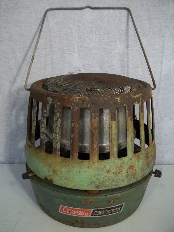 lot 31 image: Coleman Lanterns