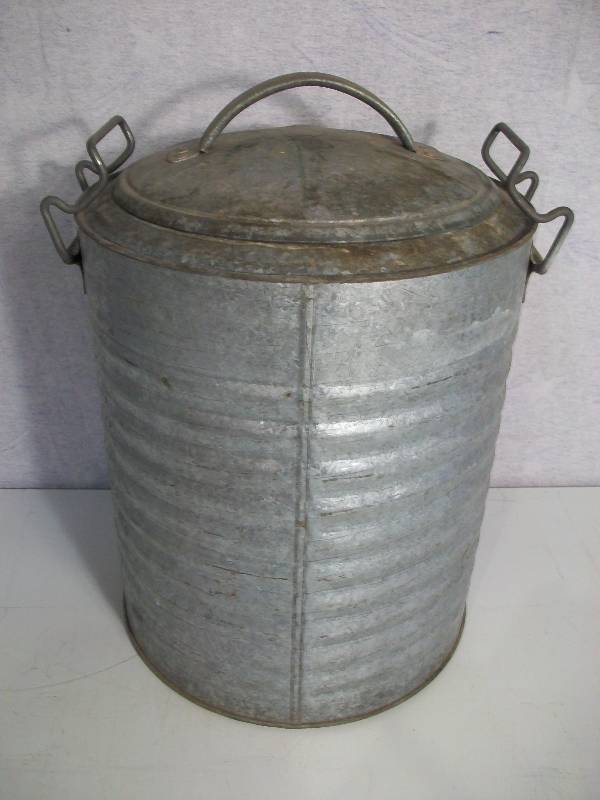 lot 33 image: Arctic Cooler