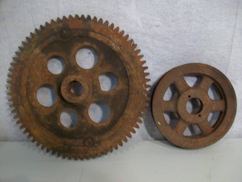 lot 34 image: Old Car Jacks