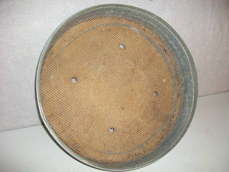 lot 42 image: Egg Incubator