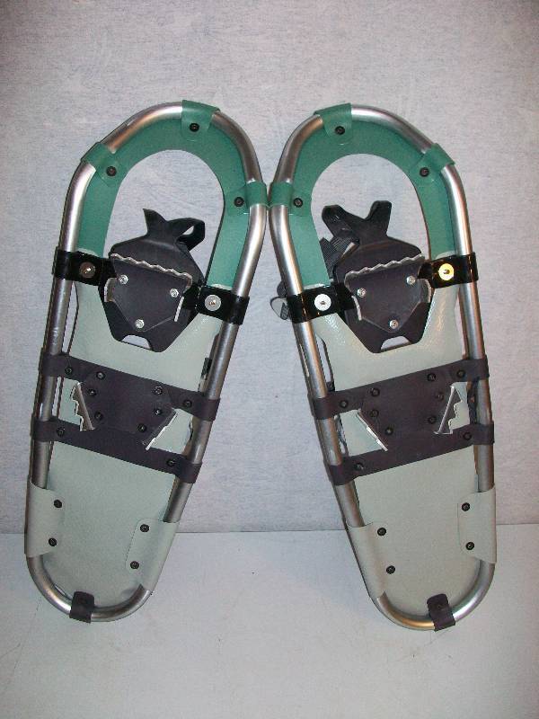 lot 56 image: Tubbs Snowshoes