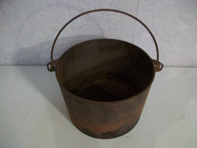 lot 64 image: Cast Iron Kettles