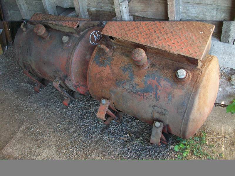 lot 75 image: Saddle Fuel Tanks