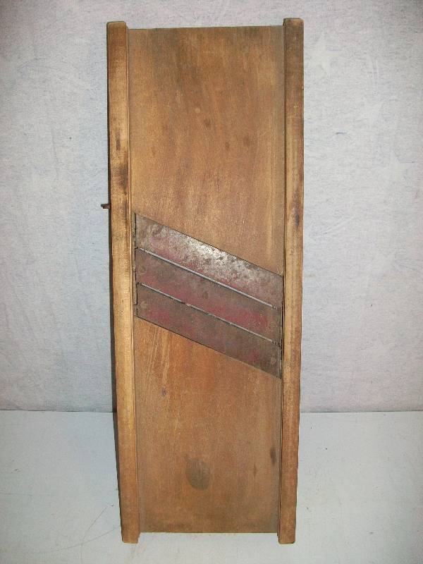 lot 105 image: Kraut Kutter